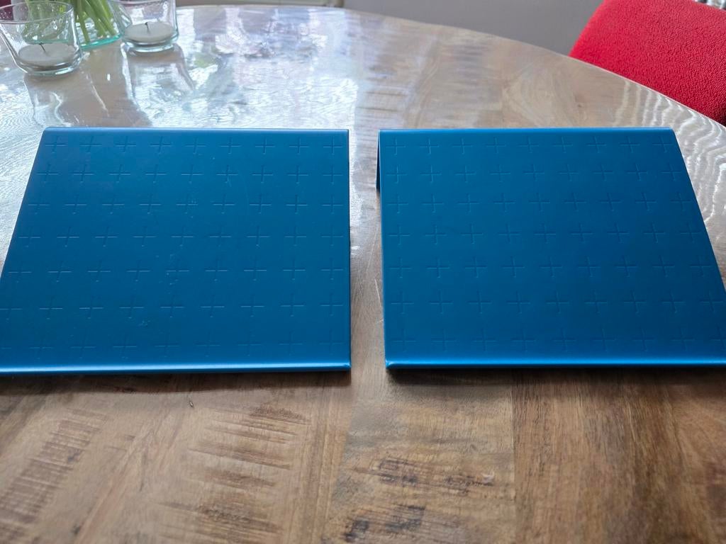 2Mooie blauwe Ikea standaarden voor telefoon, tablet, laptop, Ophalen of Verzenden, Zo goed als nieuw, IKEA