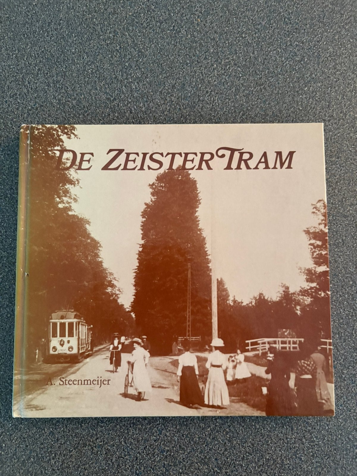 DE ZEISTER TRAM, Boeken, Ophalen of Verzenden, Gelezen