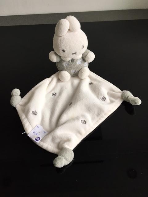 Baby knuffeldoekjes (o.a.Nijntje), Ophalen of Verzenden, Zo goed als nieuw, Konijn