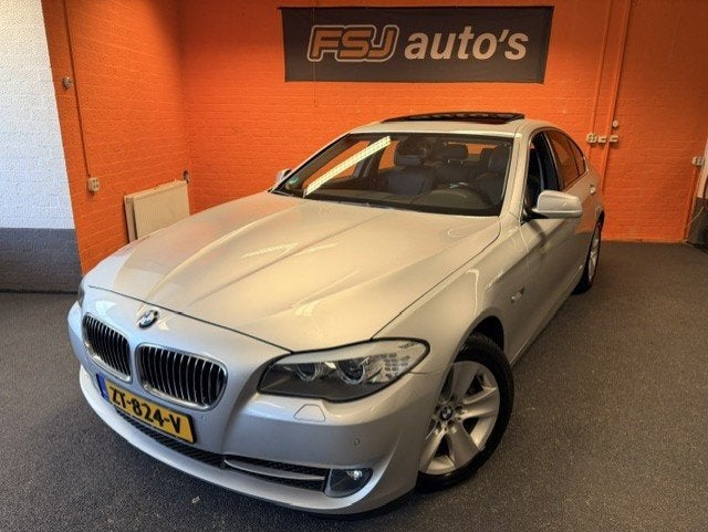 BMW 5-serie 523i / AUTOMAAT / EXECUTIVE / TOPSTAAT!, Auto's, Euro 5, Achterwielaandrijving, Gebruikt, Zwart