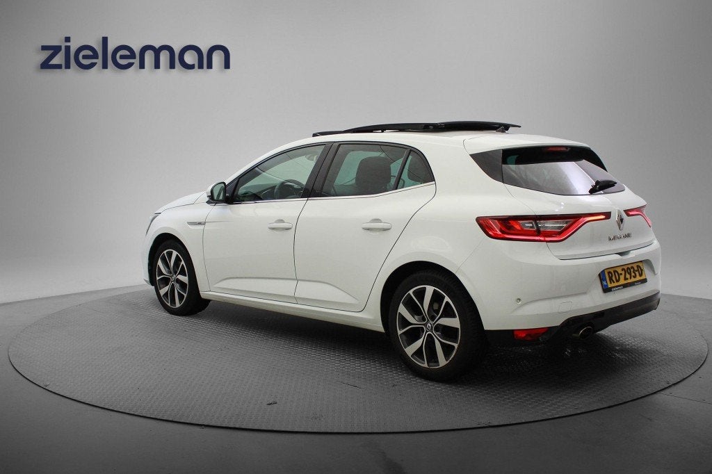 Renault MEGANE 1.2 TCe Bose - Panorama, Carplay, Camera, Key, Parkeersensor, 101 pk, Gebruikt, 4 cilinders