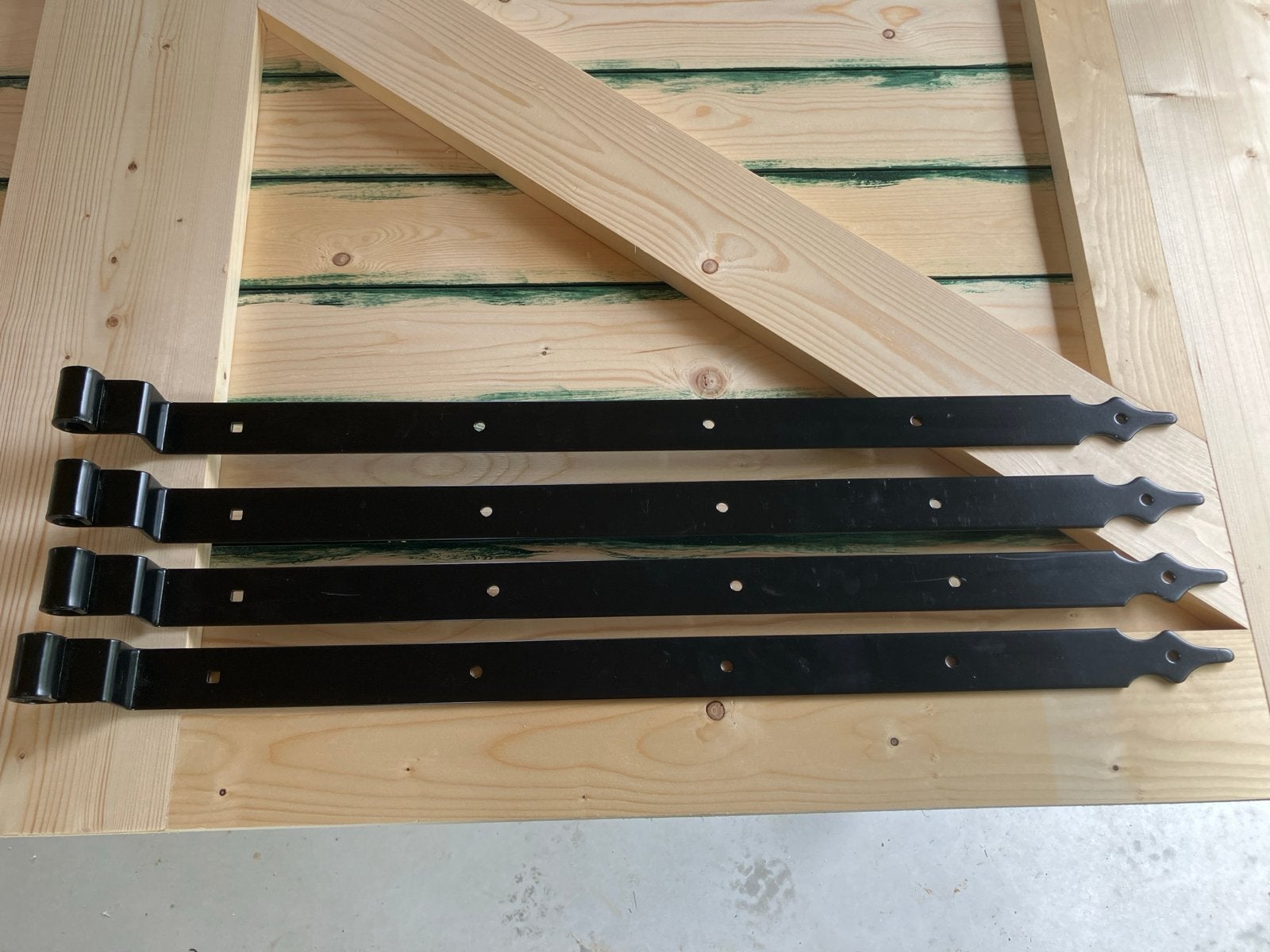Duimheng Zwart 80 cm Bocht Rustieke Punt, Ophalen of Verzenden, Nieuw, IJzer, Scharnier
