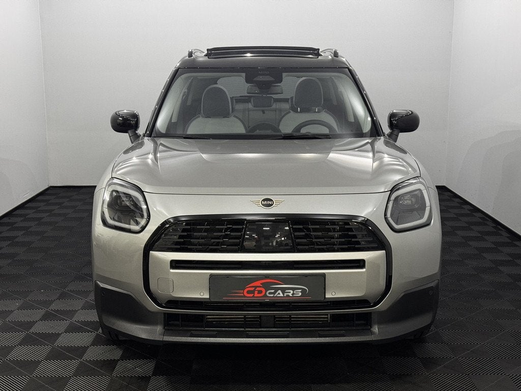 MINI Countryman 1.5 C Classic Trim + Package M Pano, Camera,, Gebruikt, Leder en Stof, Bedrijf, 3 cilinders