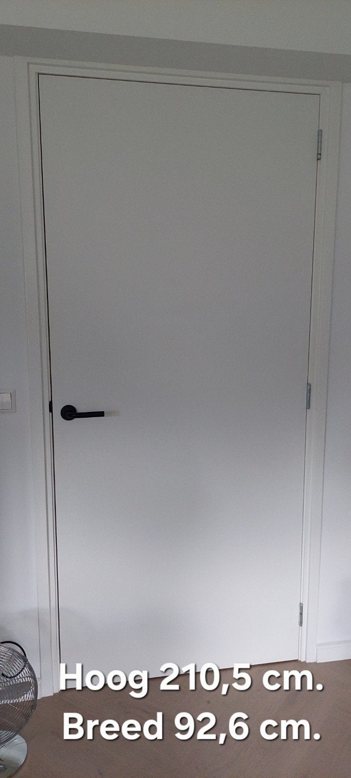 Nieuwe grote binnendeur (stomp) met klink.

Meer leuks? Klik, Ophalen, Nieuw, Binnendeur, 200 tot 215 cm