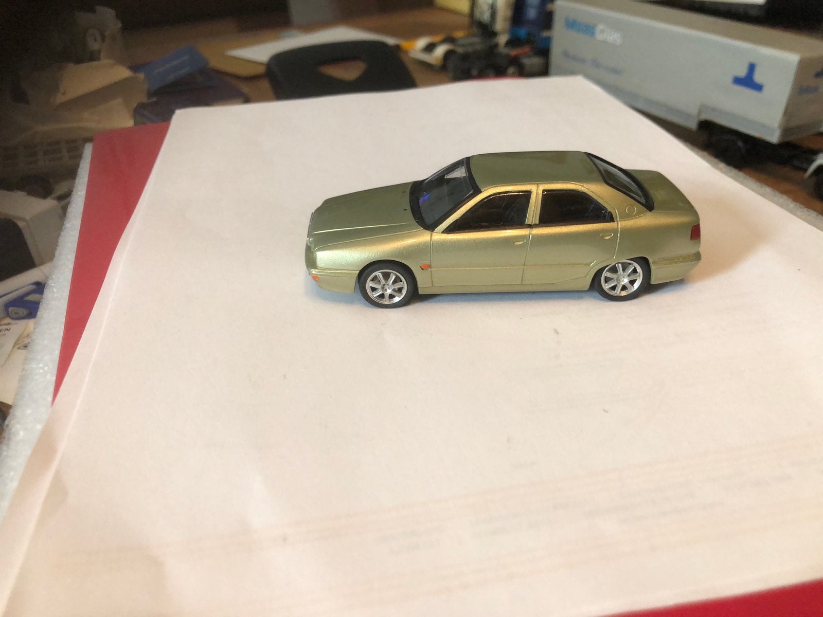 MASERATI Quartroporte V 8. 1997 Groenmetallic, Hobby en Vrije tijd, Modelauto's | 1:43, Ophalen of Verzenden, Zo goed als nieuw