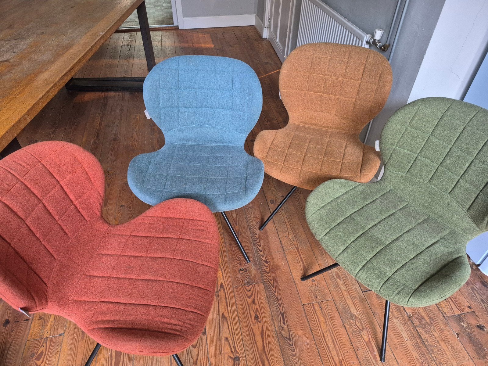 4 Zuiver OMG design stoelen in verschillende kleuren, Huis en Inrichting, Stoelen, Ophalen, Overige kleuren, Vier