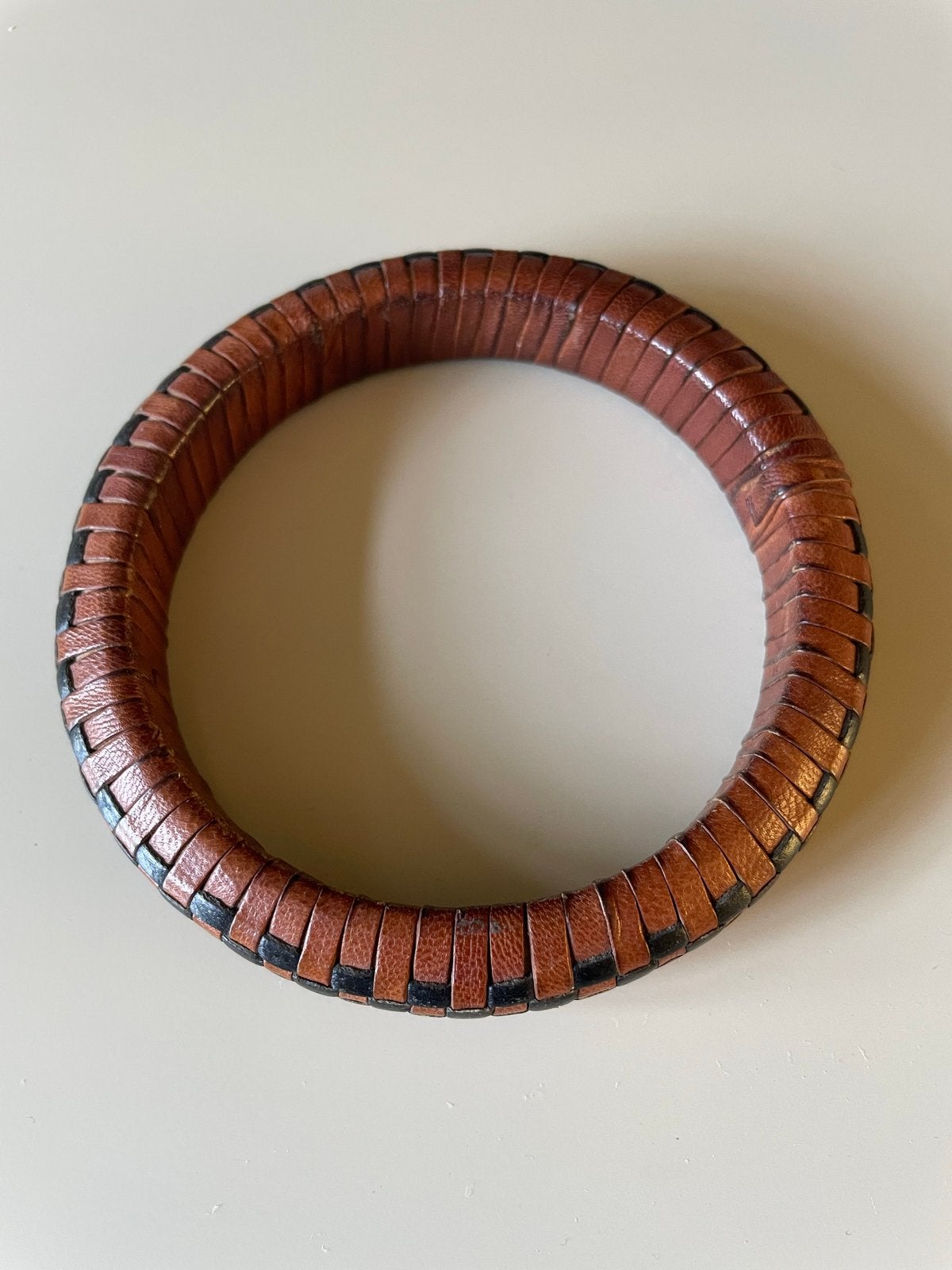 Stijlvolle Lederen Armband - Bruin met Zwart Detail, Ophalen of Verzenden, Gebruikt, Bruin, Leer