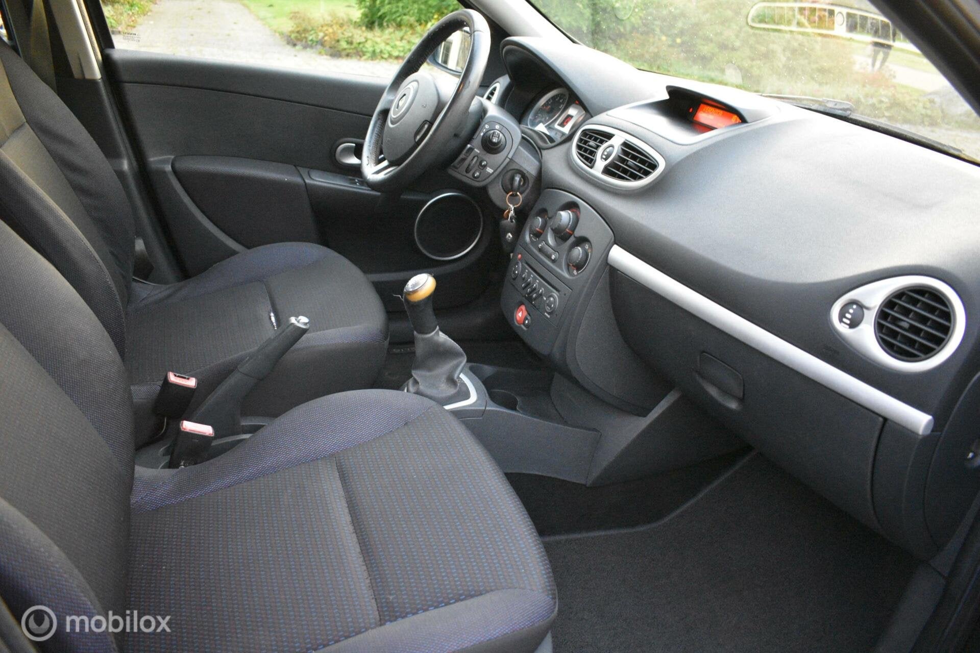 Renault Clio 1.2 TCe Dynamique 5DRS, '09 Airco|Cruise!, Voorwielaandrijving, 4 cilinders, Zwart, Origineel Nederlands