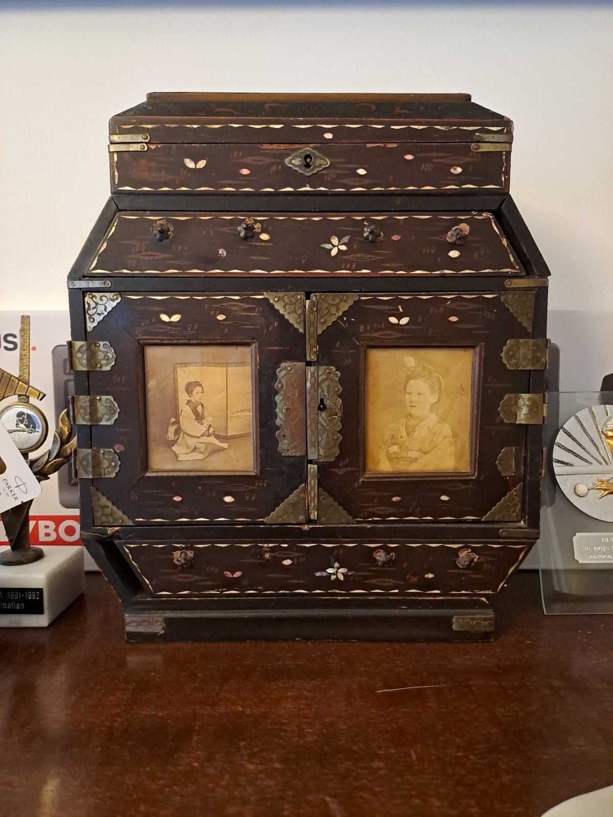 Antieke Japanse Juwelenkist met Inlegwerk en Foto's, Antiek en Kunst, Ophalen of Verzenden