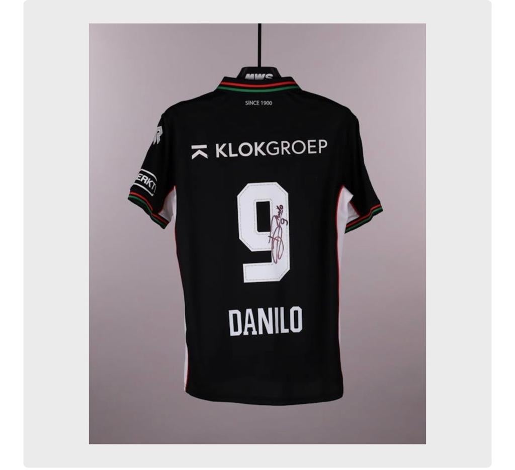 Officeel shirt gesigneerd en gedragen NEC. Danillo 9, Verzamelen, Sportartikelen en Voetbal, Ophalen of Verzenden, Zo goed als nieuw