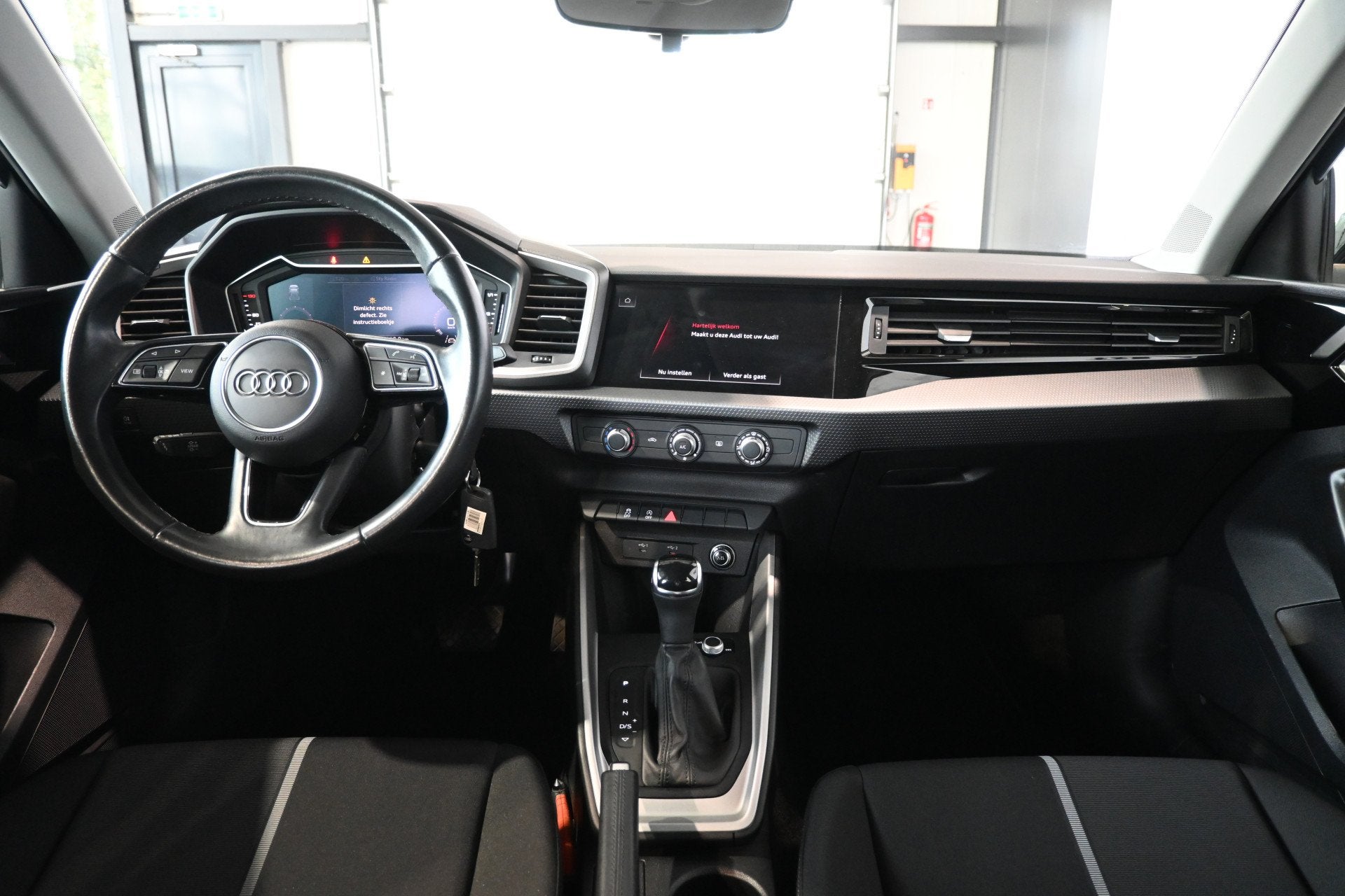 Audi A1 Sportback 25 TFSI Pro Line NAP! Automaat Cruise Airc, Auto's, Stof, Met garantie (alle), Origineel Nederlands, Bedrijf