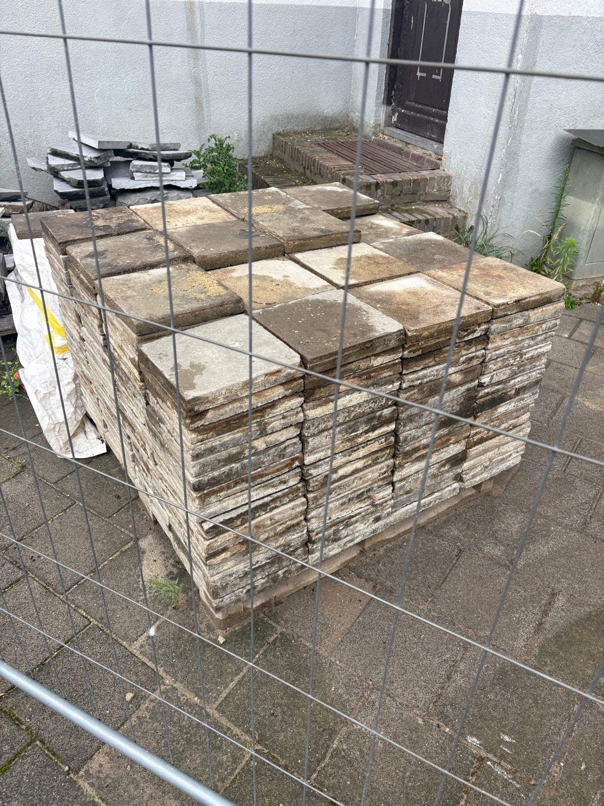 Gebruikte terrastegels - 20m² of meer, Tuin en Terras, Ophalen, Gebruikt, 10 m² of meer, Beton
