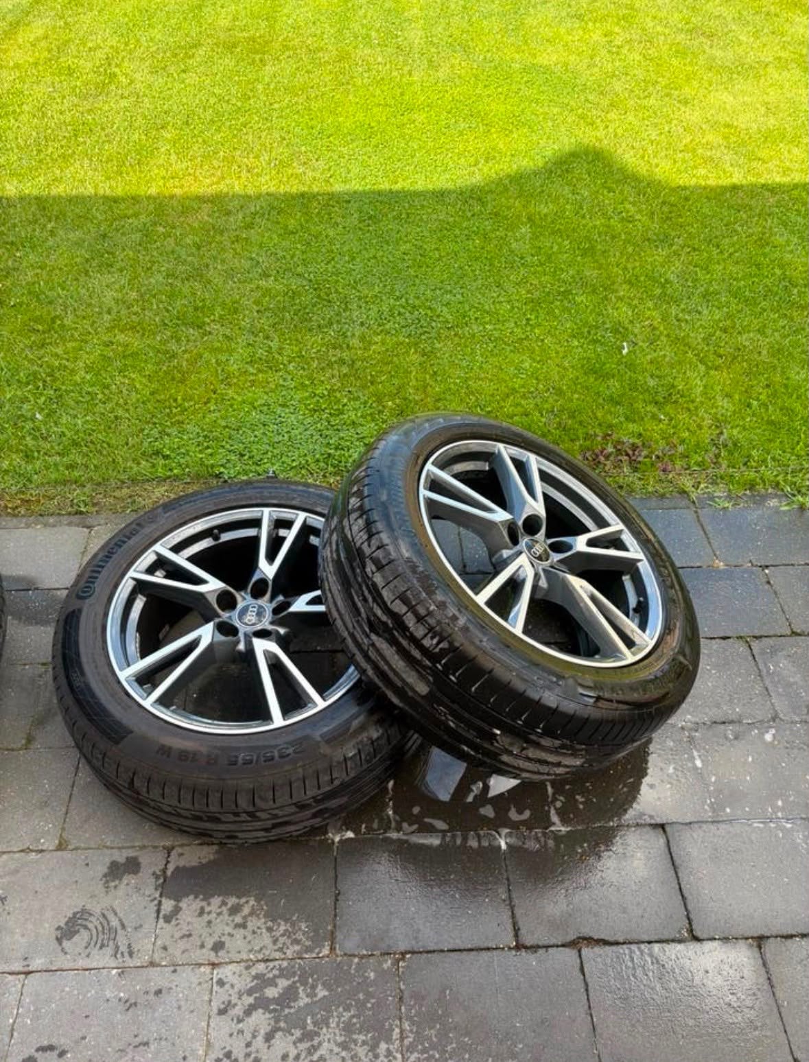 Set originele Audi Q5 velgen met zomerbanden, Ophalen, Zo goed als nieuw