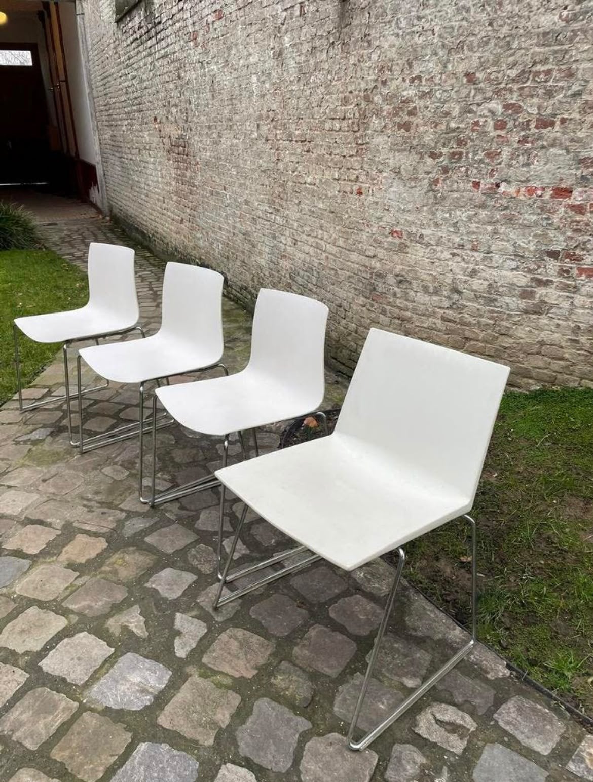 Eetkemerstoelen ARPER, Huis en Inrichting, Ophalen, Wit, Design, Metaal