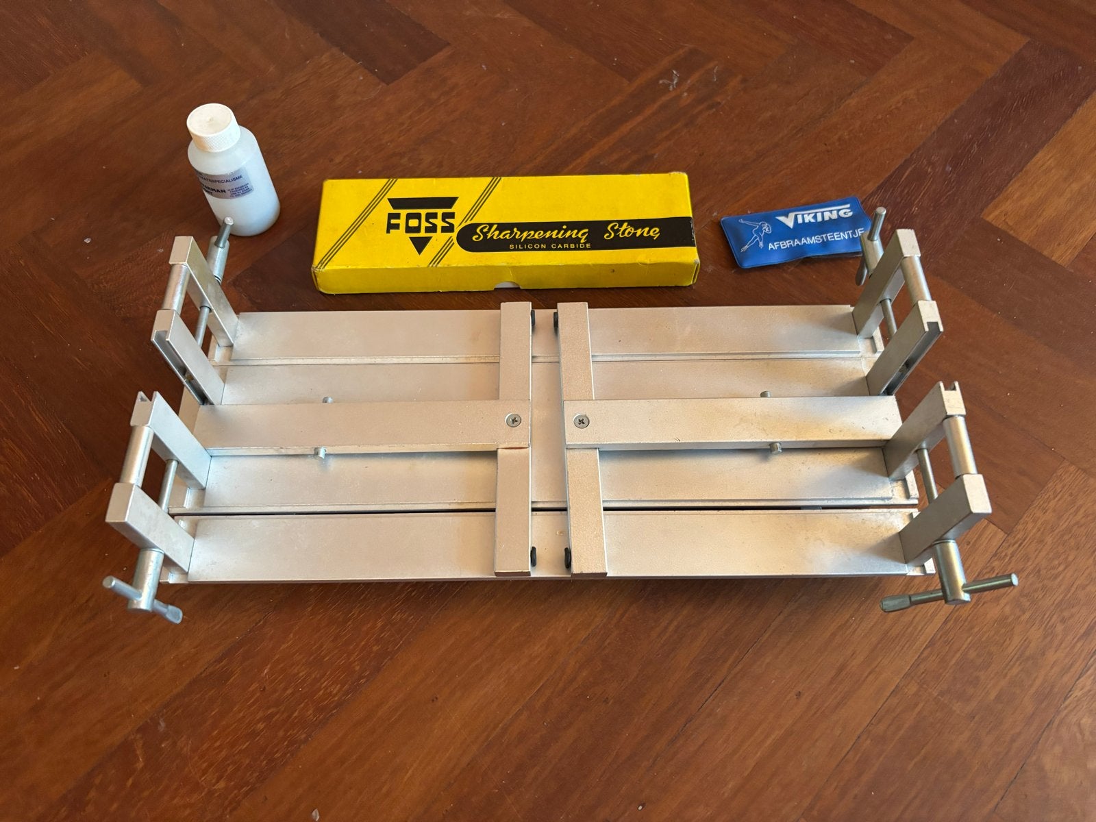 Slijptafel en slijpsteen voor het slijpen van schaatsen, Sport en Fitness, Gebruikt, Overige typen, Ophalen, Overige merken