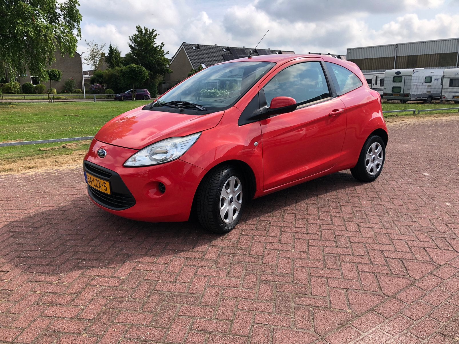 Ford Ka 1.2 2010 Rood APK 13-8-27 INRUIL MOGELIJK, Voorwielaandrijving, 1242 cc, 4 cilinders, 4 stoelen