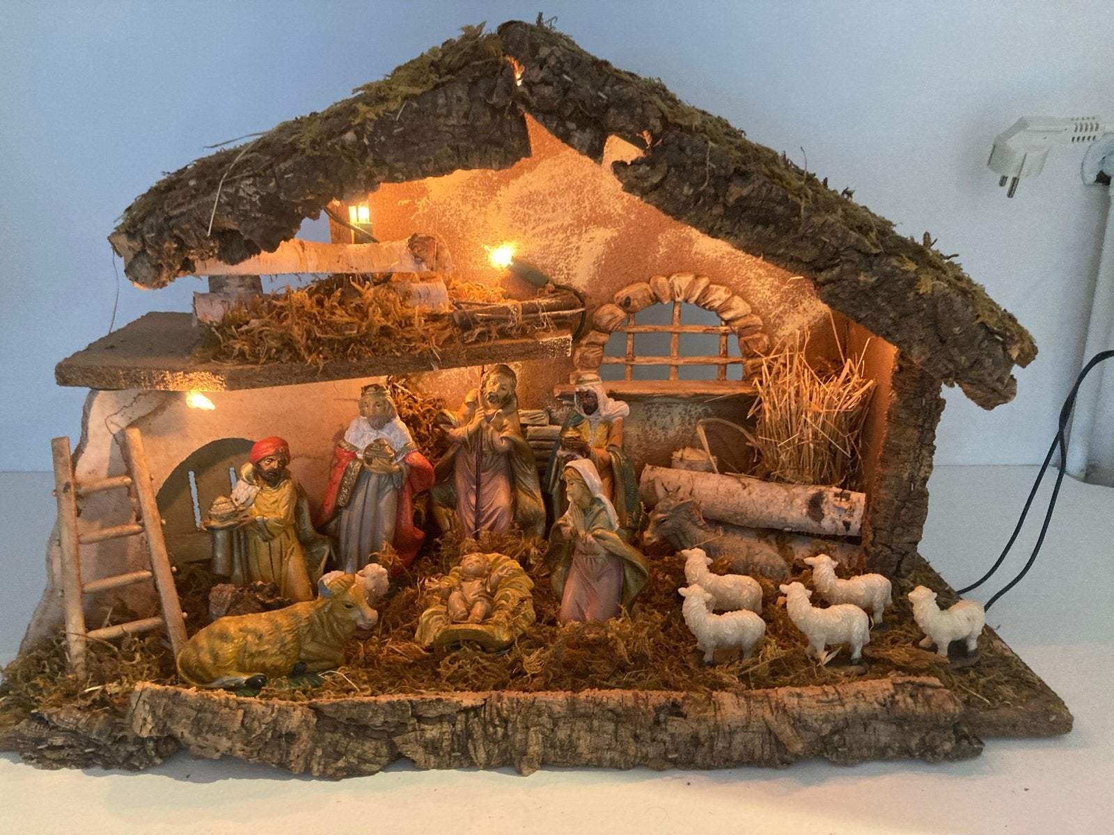 Kerststal met figuren en verlichting, Ophalen, Zo goed als nieuw, Beeld(je), Christendom | Katholiek