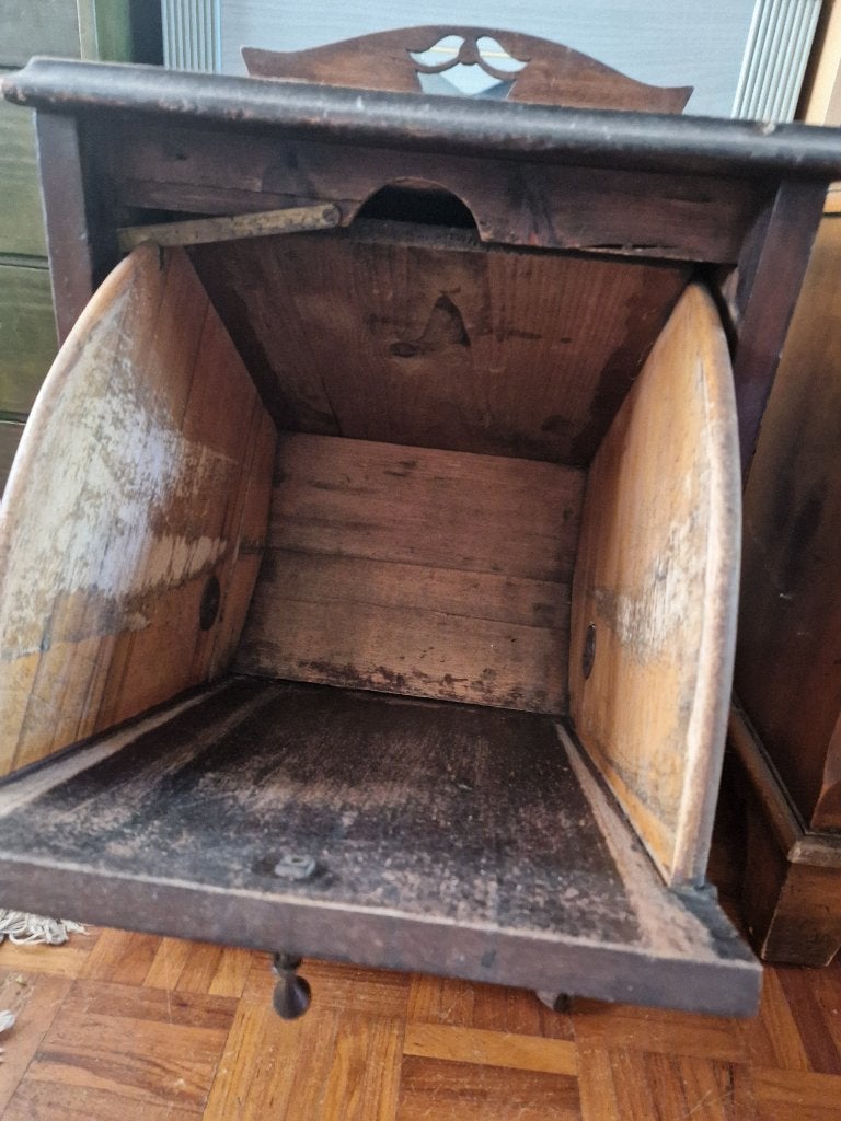 Antieke houten broodkast met lade, Ophalen
