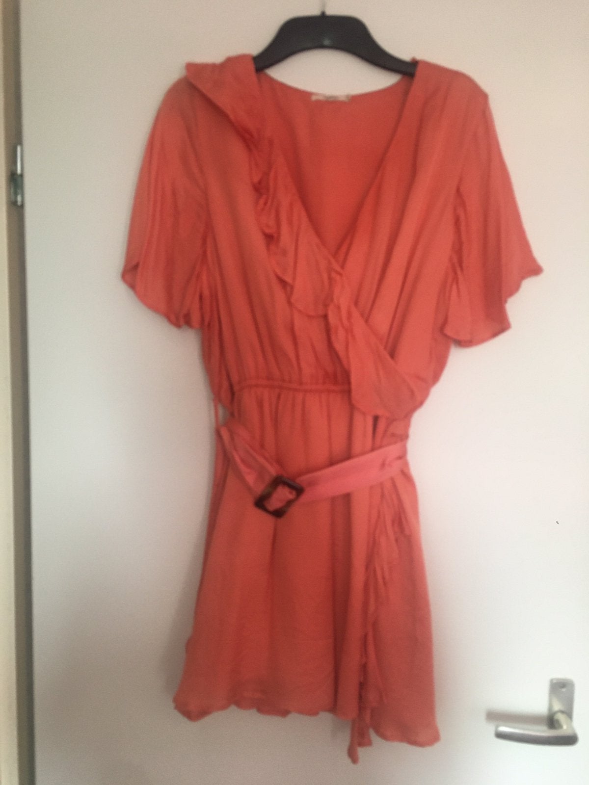 Jurk merk Tularosa maat S, Kleding | Dames, Ophalen of Verzenden, Zo goed als nieuw, Maat 38/40 (M), Onder de knie