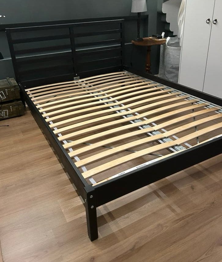 IKEA bed Tarva, Huis en Inrichting, Ophalen, Gebruikt, Zwart, Tweepersoons