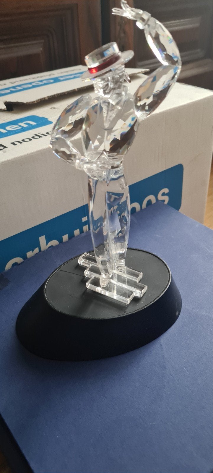 Swarovski Antonio Jaarstuk 2003 met plateau, Ophalen of Verzenden, Zo goed als nieuw