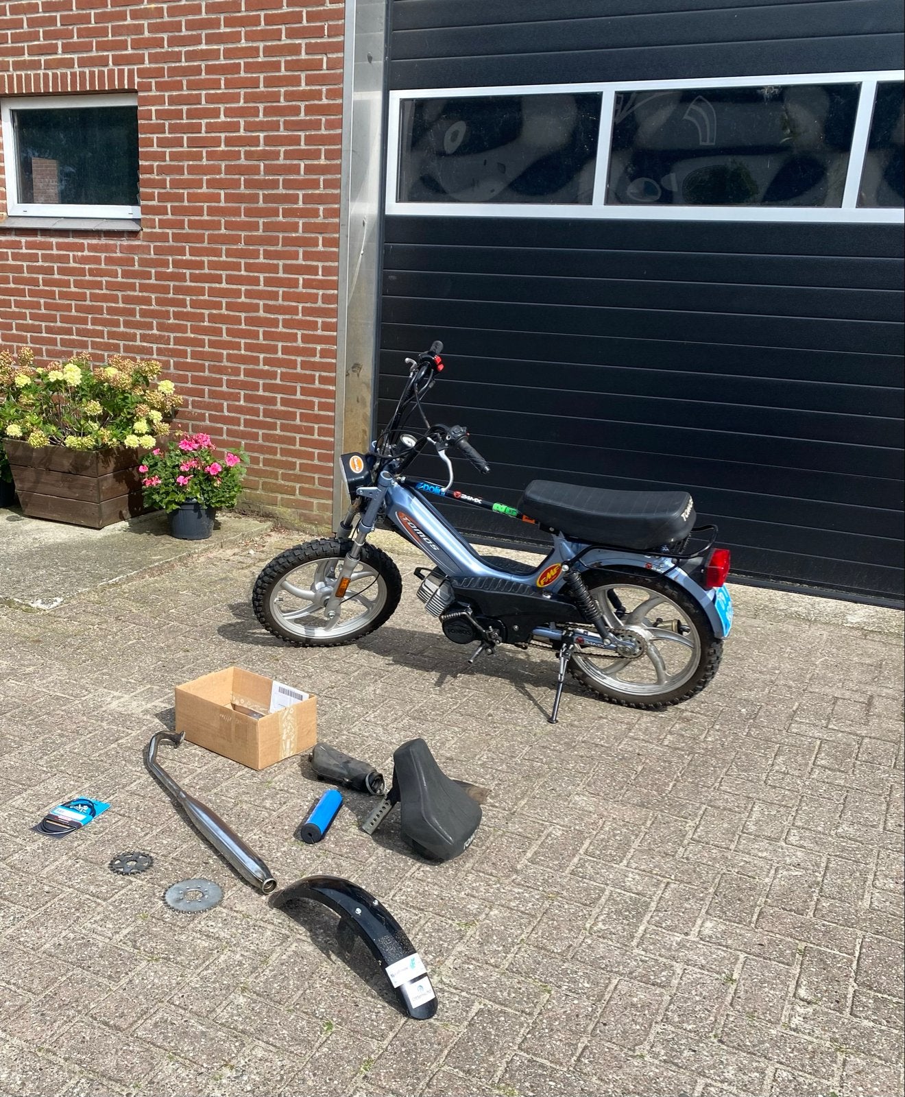 Tomos brommer met extra onderdelen, Ophalen, Gebruikt, Maximaal 45 km/u, Standard