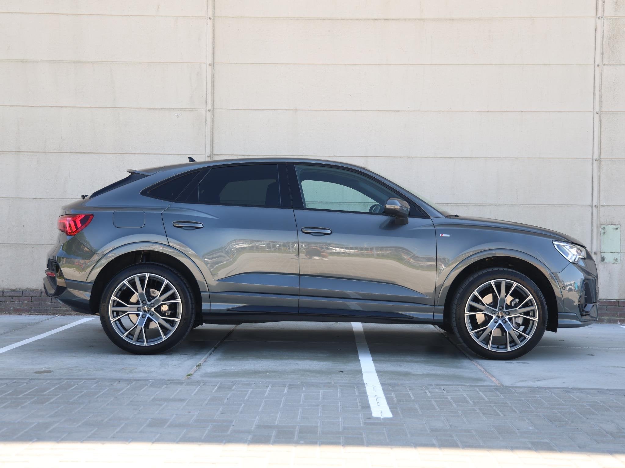 Audi Q3 Sportback 45 TFSIe 245 pk S-Line | Leder | Elektr. v, Auto's, Audi, Gebruikt, Hybride Elektrisch/Benzine, 71 km/l, 13 kWh
