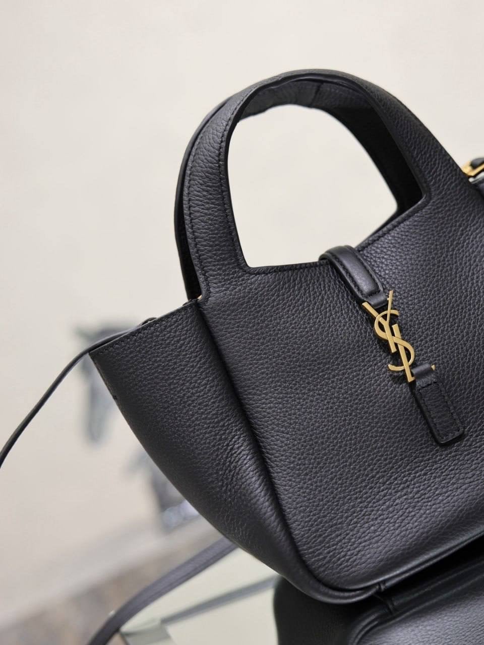Saint Laurent Le 5 À 7 Baby Bea Bag, Ophalen of Verzenden, Nieuw, Zwart, Schoudertasje