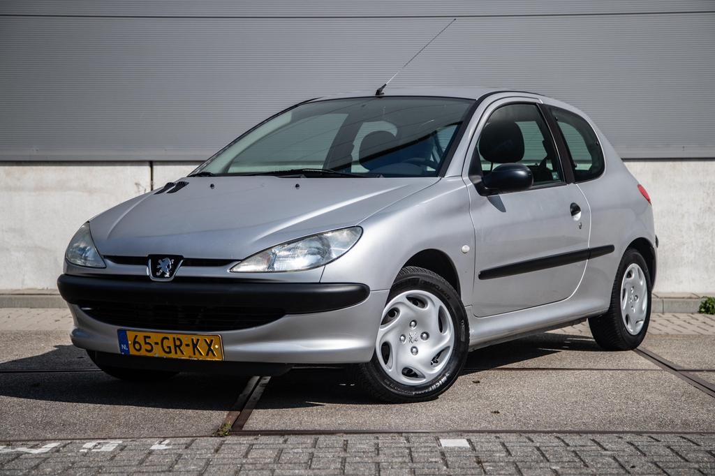 Peugeot 206 1.9 XND 2001 | NAP | APK | Origineel NL, Voorwielaandrijving, Stof, 96 €/maand, Origineel Nederlands