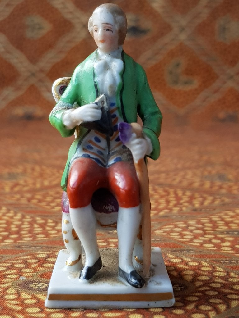 Mooi antiek beeldje uit Oostenrijk van een man 6,5 cm., Antiek en Kunst, Ophalen of Verzenden