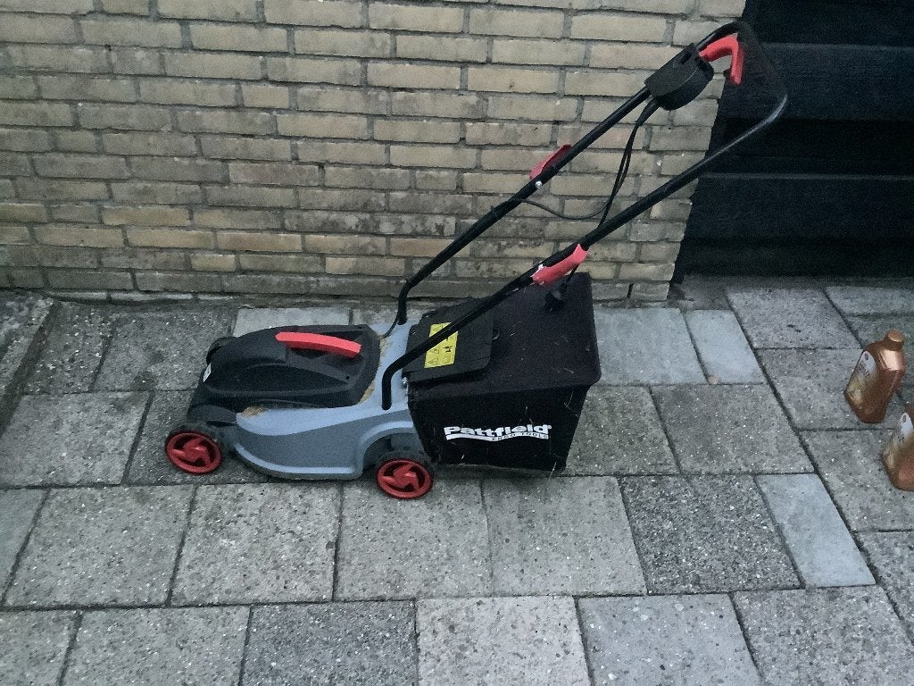 Pattfield elektrische grasmaaier met opvang bak te koop!, Tuin en Terras, Grasmaaiers, Ophalen, Gebruikt, Elektrische grasmaaier