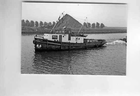 scheepvaart-foto-triton-2x, Ophalen of Verzenden, Zo goed als nieuw, Motorboot, Boek of Tijdschrift