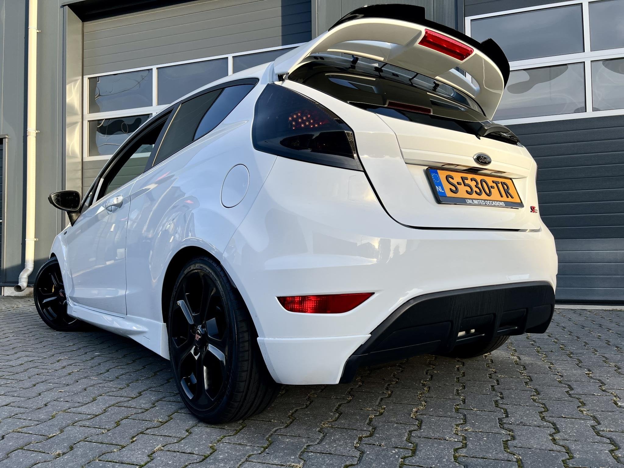 Ford Fiesta 1.6 SPORT *ST-LINE*CRUISE*LED*120PK!, 1596 cc, Stof, Gebruikt, 31 €/maand
