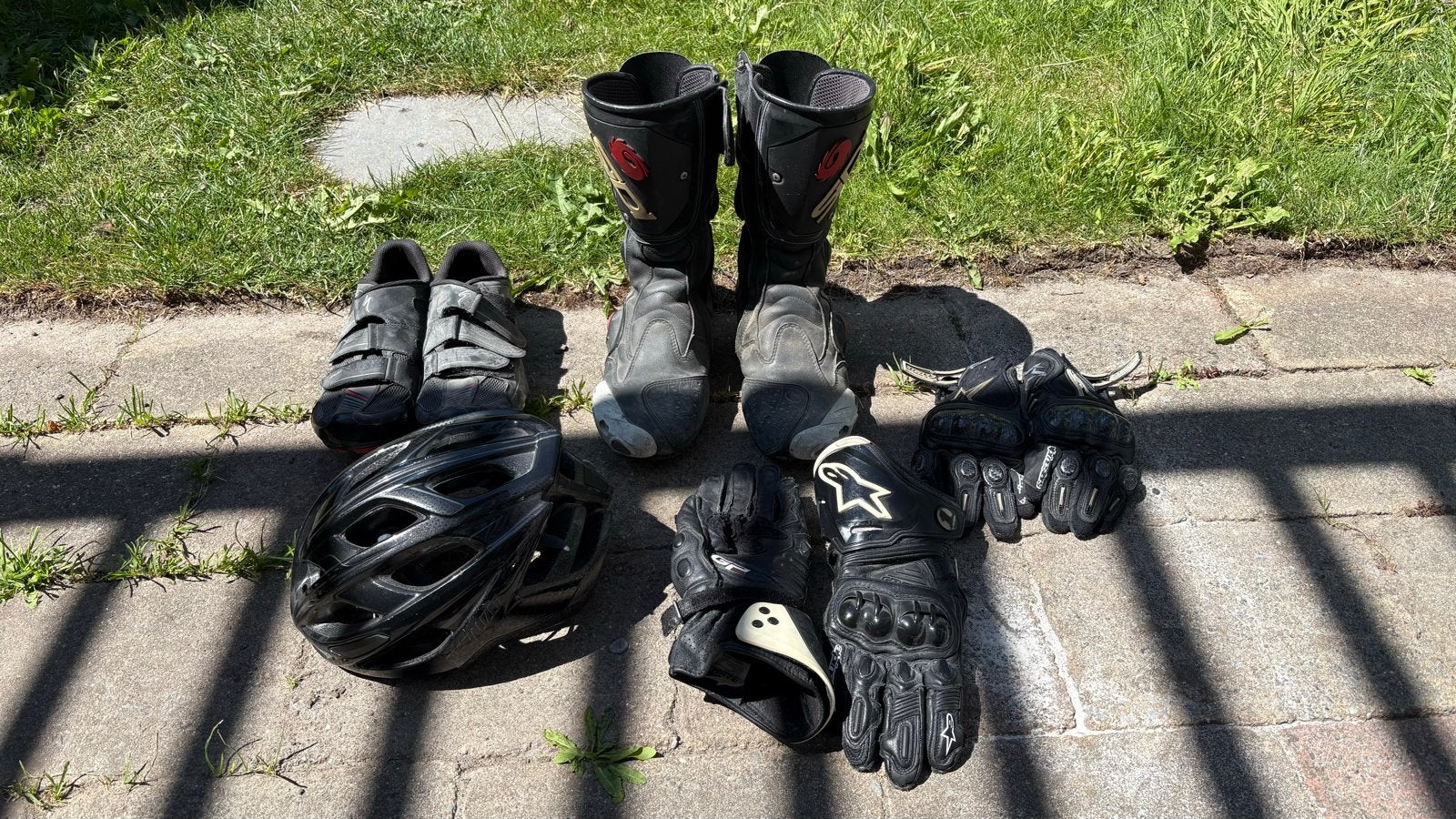 Alpinestars S - Sidi laarzen 44 & Specialized helm, Motoren, Kleding | Motorkleding, Ophalen, Tweedehands, Heren, Laarzen