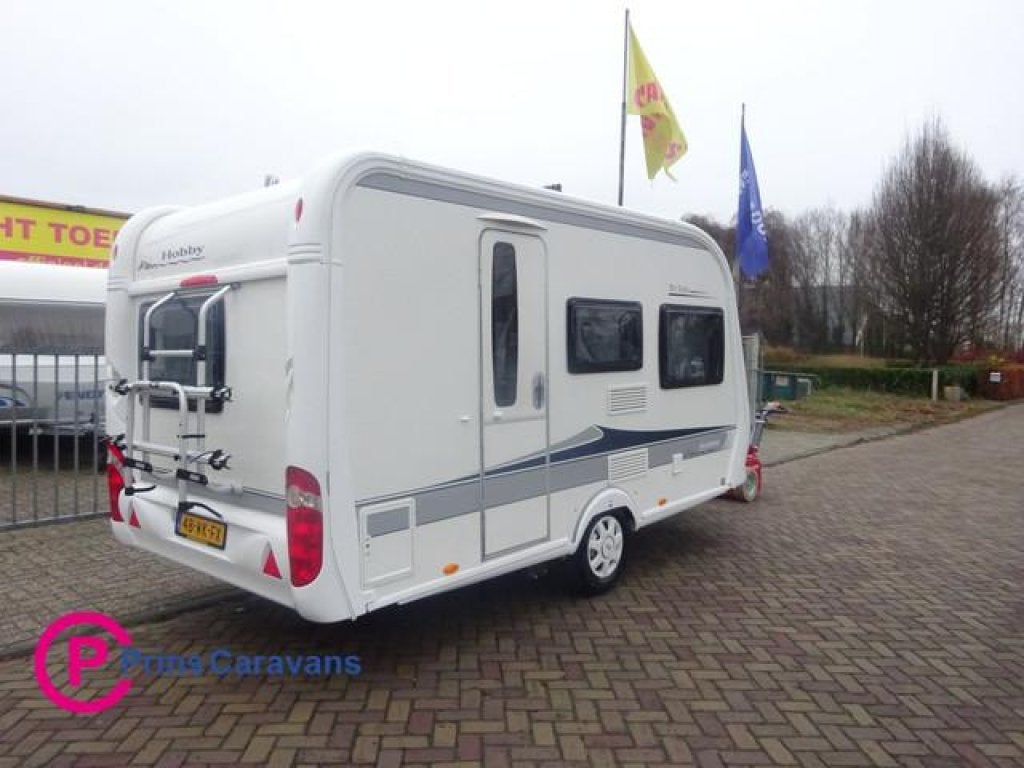 Hobby 400 SF Dwars Bed met Mover, Hobby, Treinzit, Tot en met 4, 1000 - 1250 kg