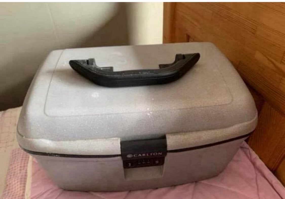 Carlton beautycase, Sieraden, Tassen en Uiterlijk, Beautycases, Ophalen, Gebruikt, Grijs, Met slot