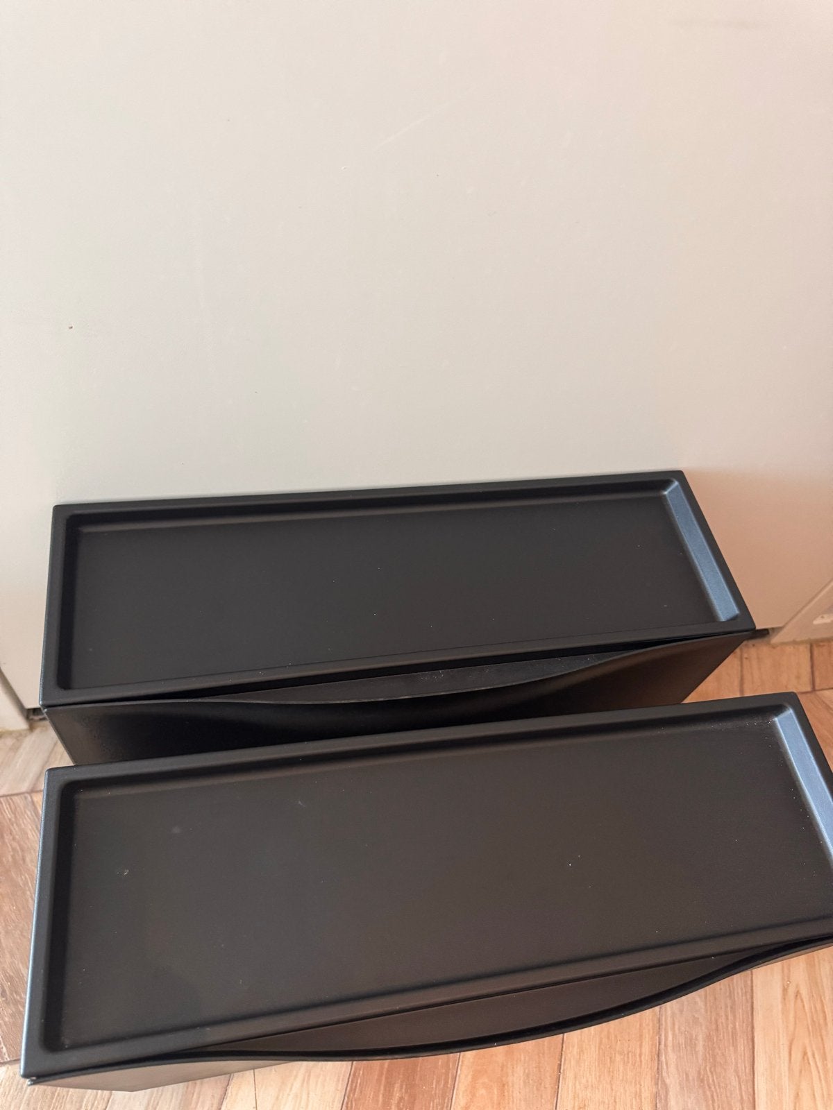 2 stabelbare plastic zwarte schoenenkasten van de IKEA, Ophalen, Zo goed als nieuw