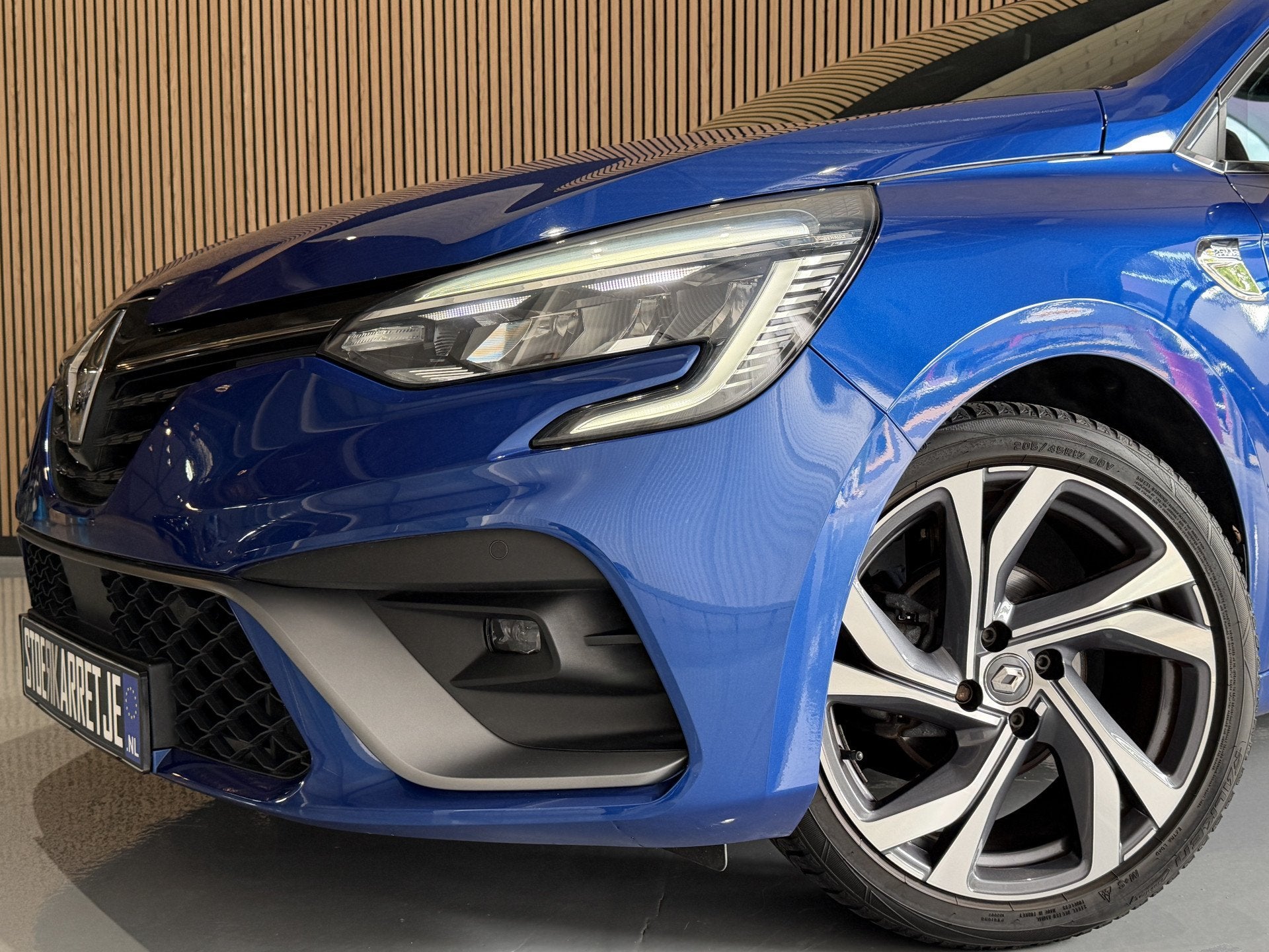 Renault Clio 1.0 TCe R.S. Line | Groot navi | 17 " | Camera, Auto's, Renault, Voorwielaandrijving, 101 pk, Gebruikt, Zwart