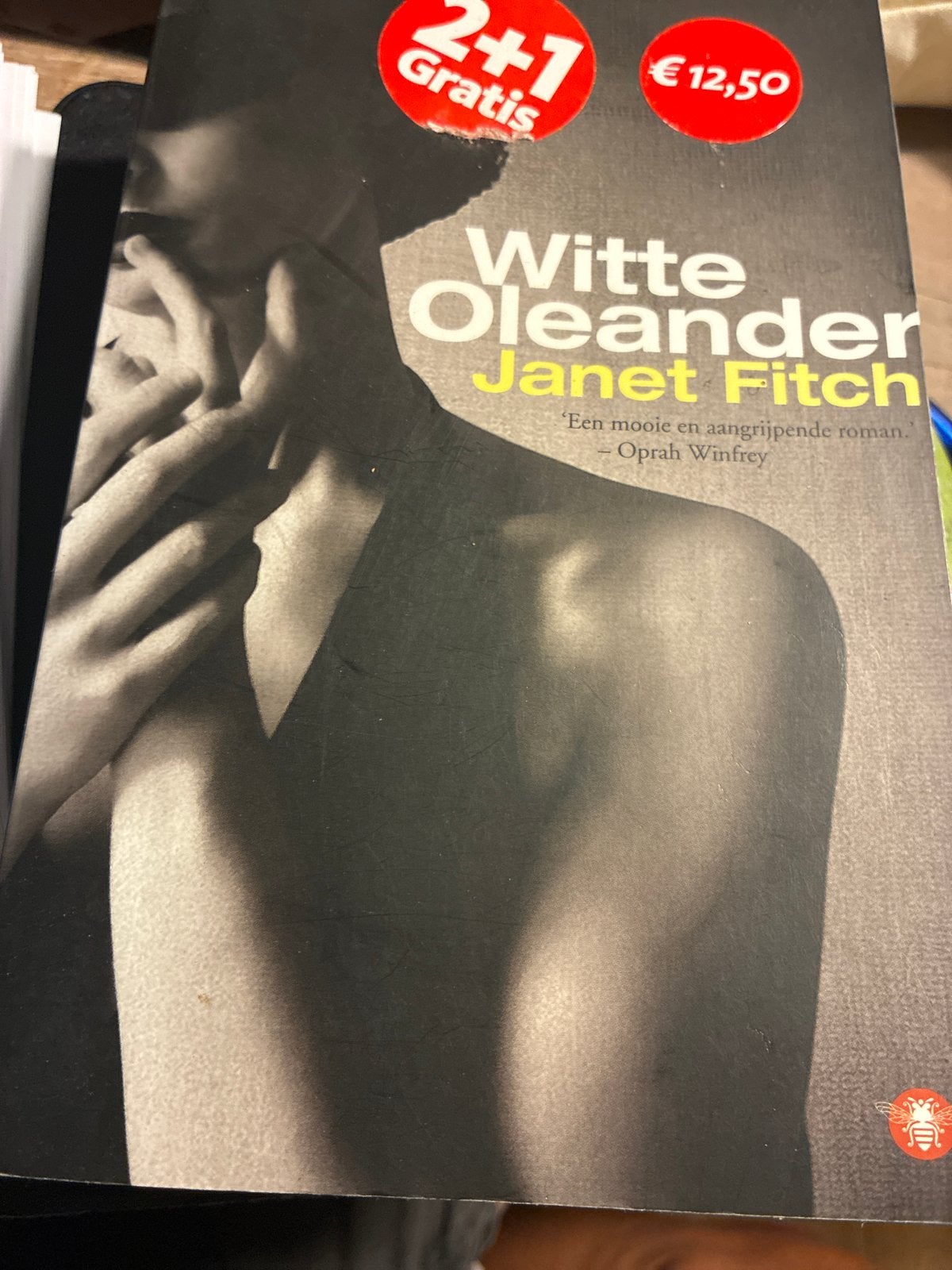 Witte Oleander - Janet Fitch (Roman), Ophalen of Verzenden, Gelezen, Nederland