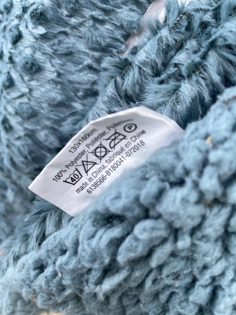 Twee blauwe dekens/plaids, Ophalen, Gebruikt