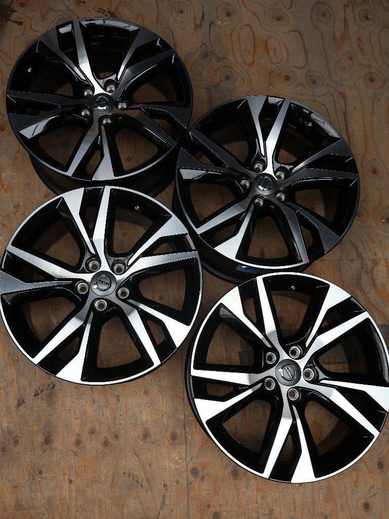 Originele Volvo velgset (32271989) Adv.6, Auto-onderdelen, Banden en Velgen, 18 inch, Gebruikt, *, 235 mm