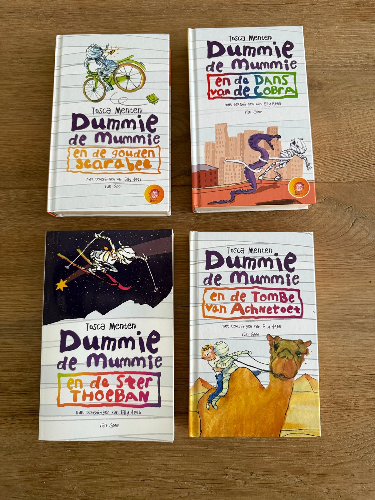 Dummie de Mummie boekenreeks (4 delen), Ophalen of Verzenden, Zo goed als nieuw, Fictie algemeen