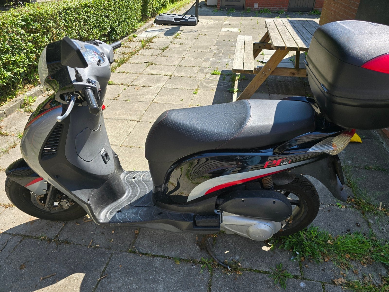 Honda SH150i Scooter met Topkoffer - HEEFT VASTLOPER., Fietsen en Brommers, Scooters | Overige merken, Ophalen, Gebruikt, Benzine