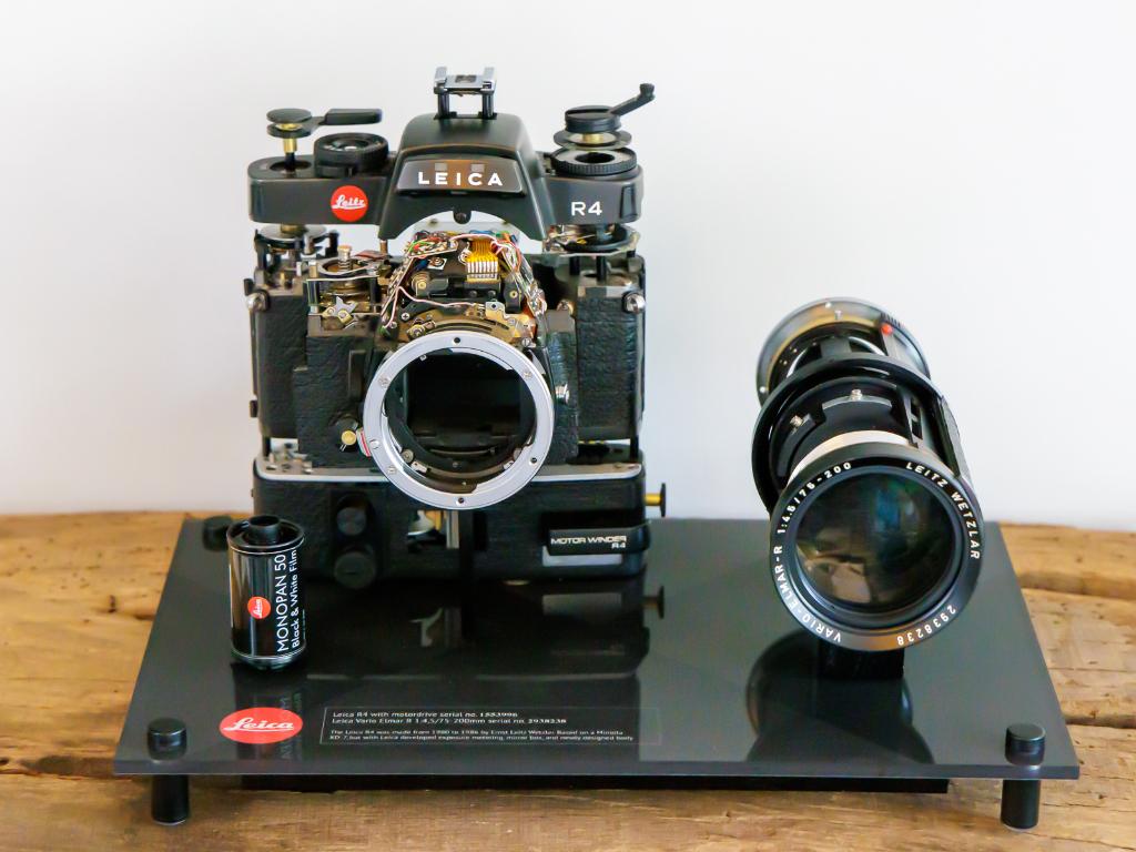 Zeer exclusieve Leica R4 + Elmar 75-200mm, collectors item, Audio, Tv en Foto, Fotocamera's Analoog, Ophalen, Zo goed als nieuw