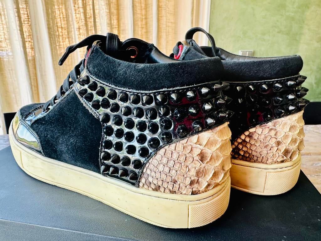 Royaums royaum suede spikes maat 39, Kleding | Heren, Schoenen, Zwart, Royaums, Ophalen of Verzenden, Sneakers of Gympen