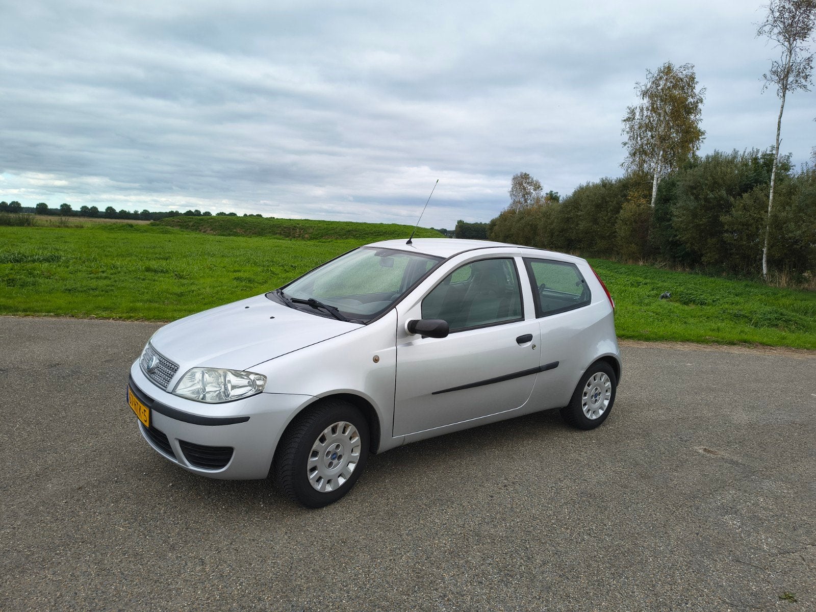 te koop fiat punto 2009, Auto's, Voorwielaandrijving, Stof, Zwart, 4 cilinders