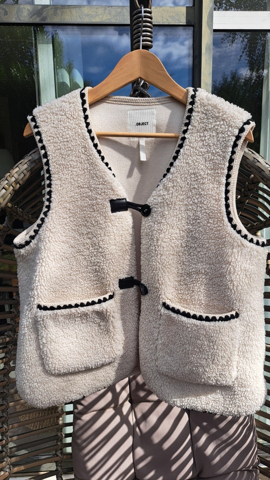 Witte fleece bodywarmer met zwart randje, maat 40-44, Kleding | Dames, Ophalen of Verzenden, Zo goed als nieuw, Maat 38/40 (M)