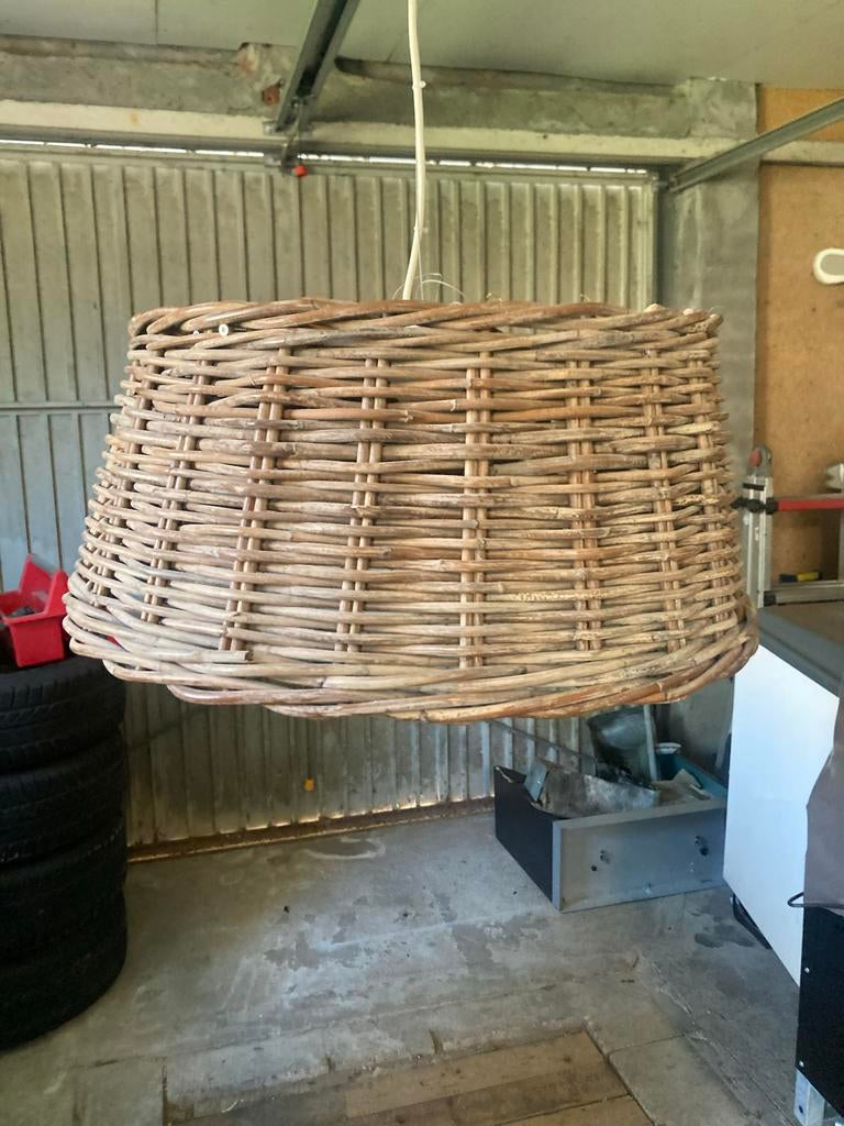 Grote rieten hanglamp - Landelijke stijl, Ophalen of Verzenden, Gebruikt, Overige materialen, Minder dan 50 cm