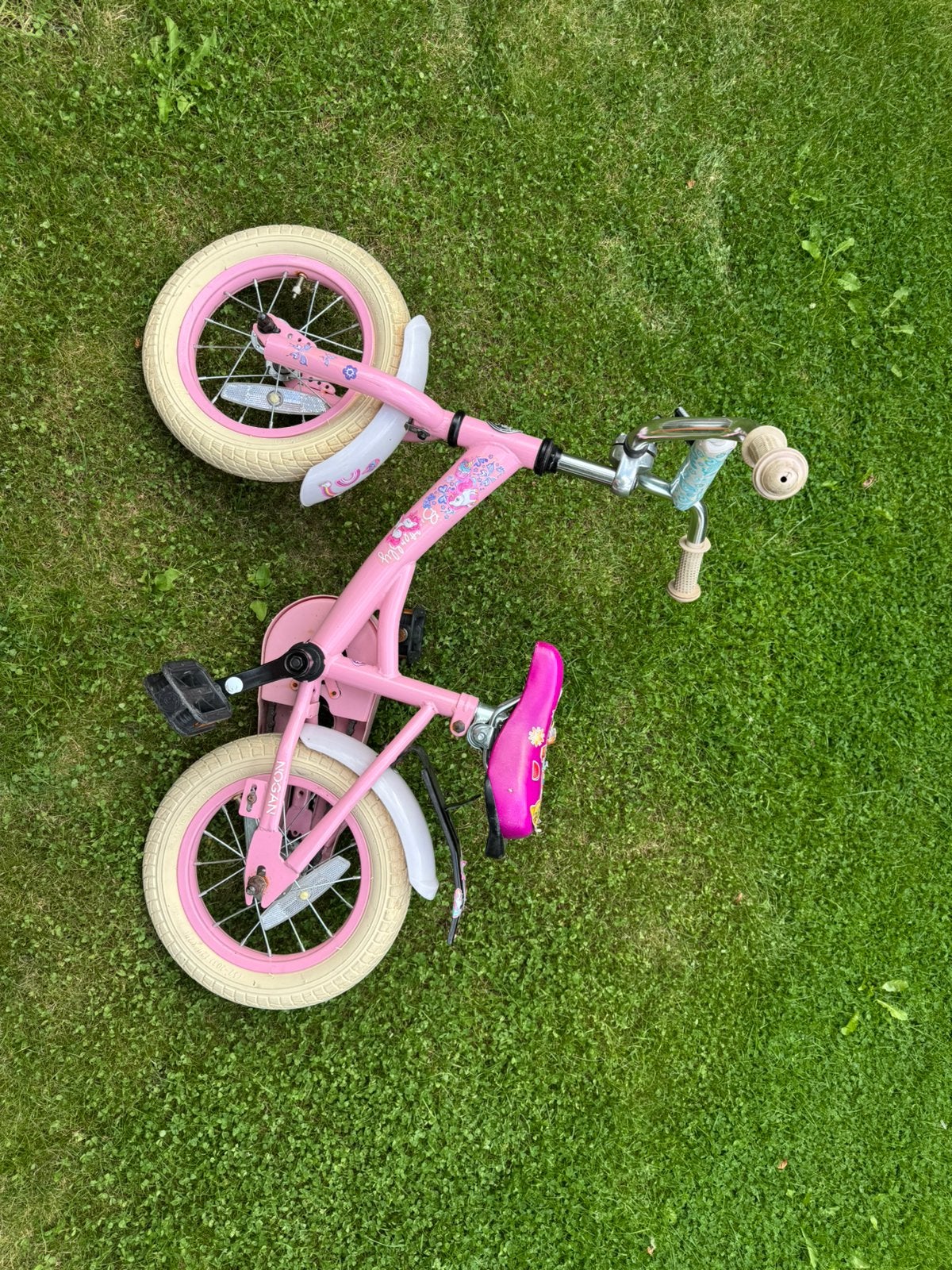 Nogan Butterfly 12 inch roze meisjesfiets – kinderfiets, Ophalen, Zo goed als nieuw, Minder dan 16 inch, Zijwieltjes