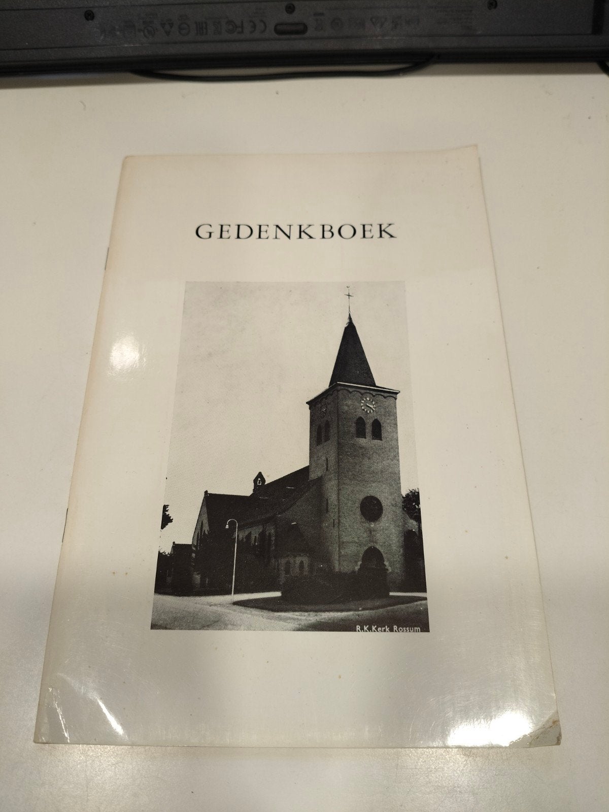Gedenkboek R.K. Kerk Rossum, Ophalen of Verzenden, Zo goed als nieuw